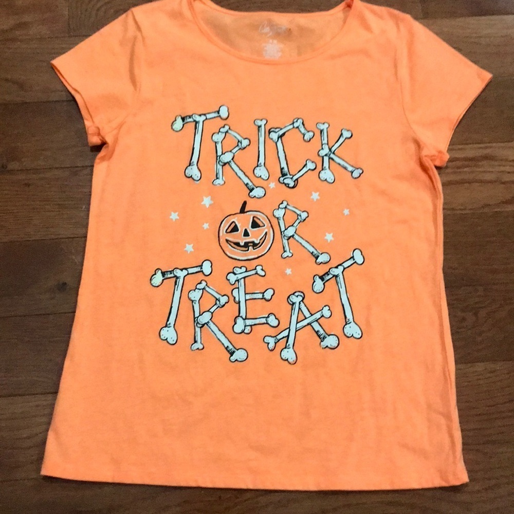 Cute NWOT girl’s Halloween Trick or Treat shirt